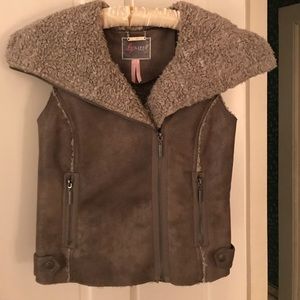 Lipsy Sleeveless Vest C2